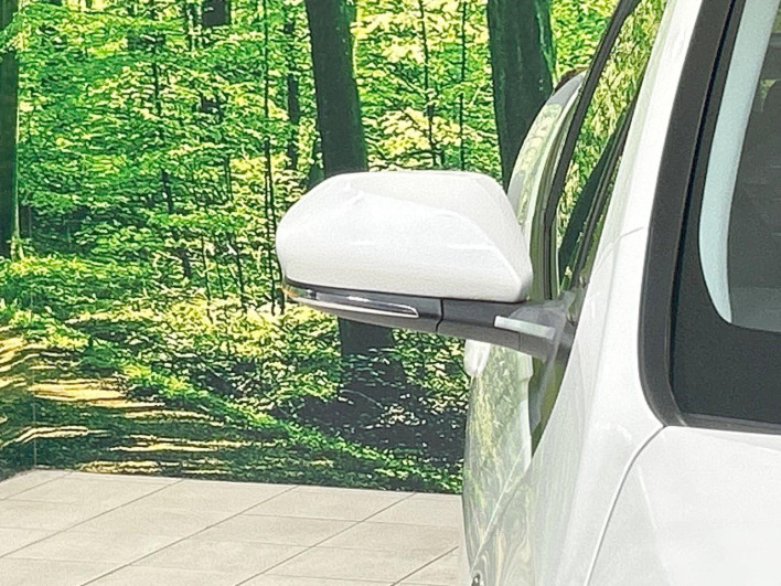 2018 Toyota Prius PHV DLA-ZVW52 (UW-6a2ccb7bd16fe)[12]