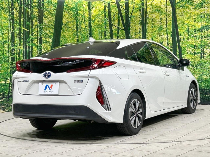 2018 Toyota Prius PHV DLA-ZVW52 (UW-6a2ccb7bd16fe)[17]