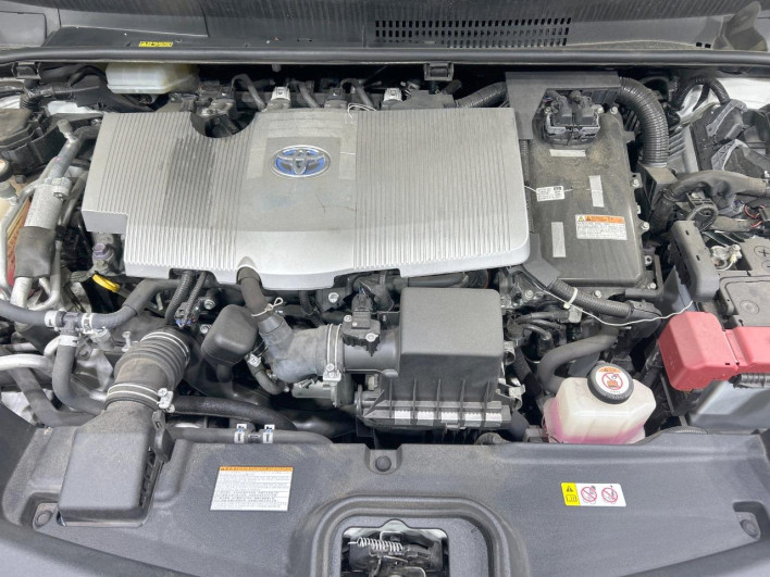 2018 Toyota Prius PHV DLA-ZVW52 (UW-6a2ccb7bd16fe)[5]