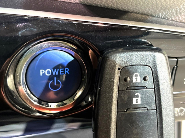 2017 Toyota Prius DAA-ZVW55 (UW-6a2ccb7d03e93)[13]