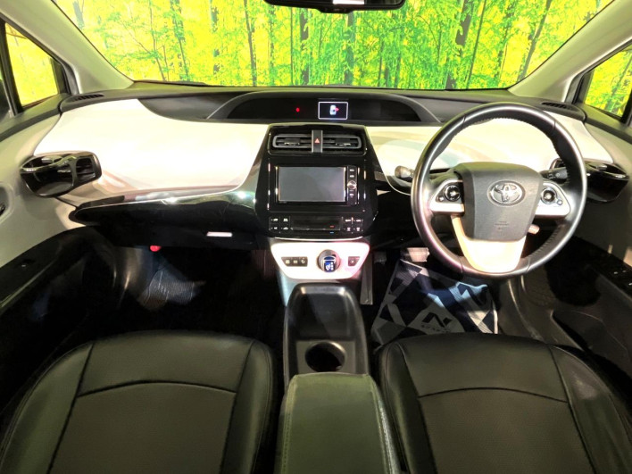 2017 Toyota Prius DAA-ZVW55 (UW-6a2ccb7d03e93)[4]