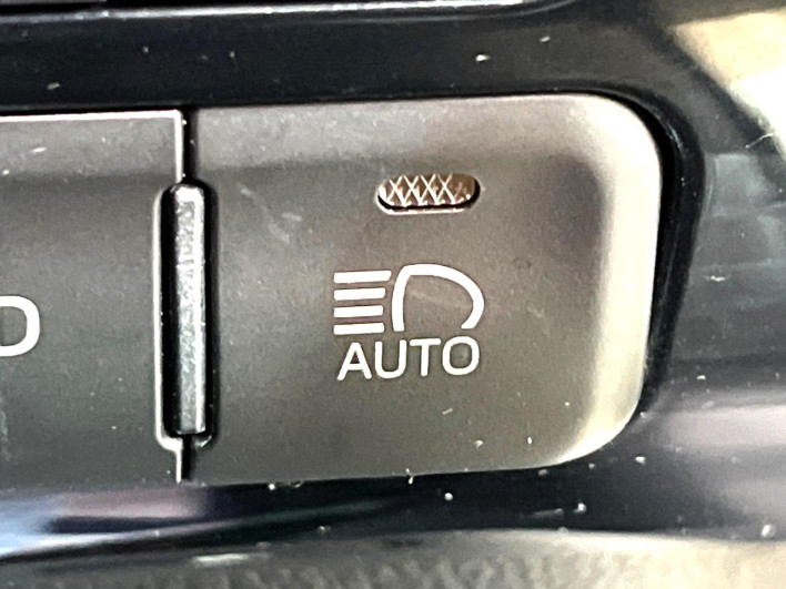 2017 Toyota Prius DAA-ZVW55 (UW-6a2ccb7d03e93)[10]