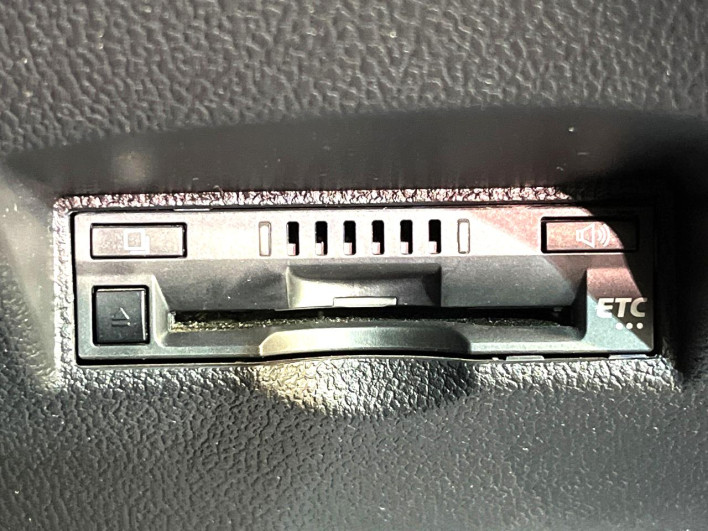 2017 Toyota Prius DAA-ZVW55 (UW-6a2ccb7d03e93)[12]