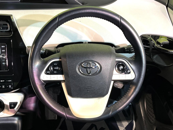2017 Toyota Prius DAA-ZVW55 (UW-6a2ccb7d03e93)[5]