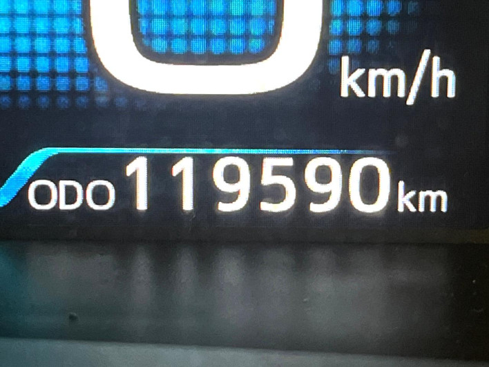 2017 Toyota Prius DAA-ZVW55 (UW-6a2ccb7d03e93)[2]