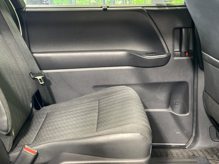 2023 Toyota Noah 6AA-ZWR90W (UW-6a2ccb8a9390f)[26]