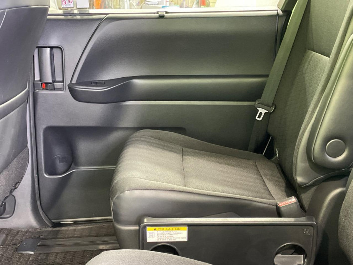 2023 Toyota Noah 6AA-ZWR90W (UW-6a2ccb8a9390f)[27]