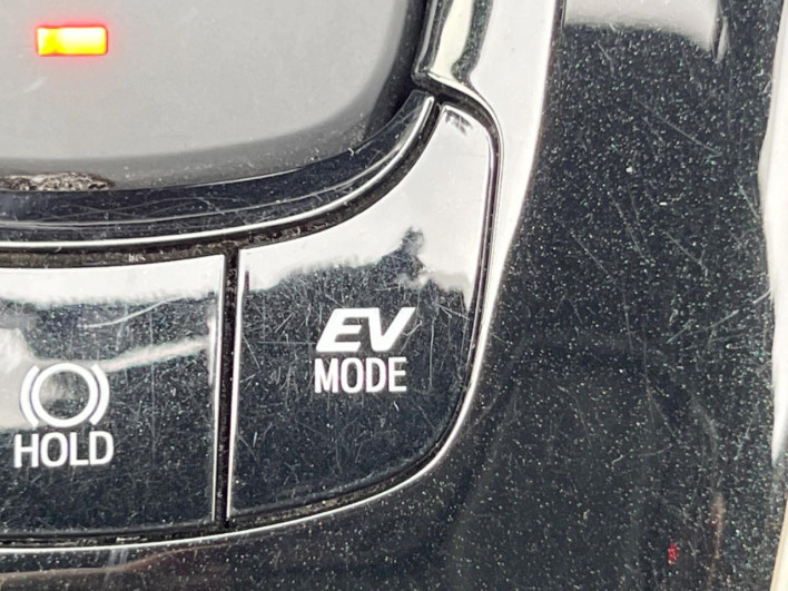2017 Toyota C-HR DAA-ZYX10 (UW-6a2ccb9265b1e)[6]