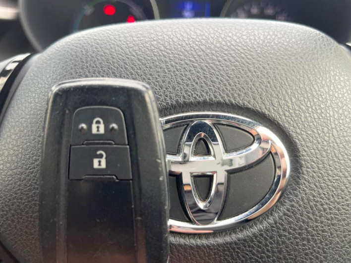 2017 Toyota C-HR DAA-ZYX10 (UW-6a2ccb9265b1e)[15]