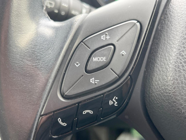 2017 Toyota C-HR DAA-ZYX10 (UW-6a2ccb9265b1e)[12]