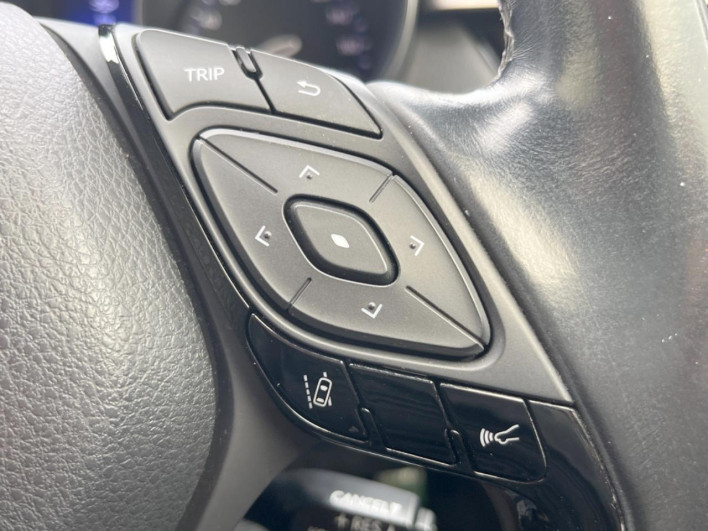 2017 Toyota C-HR DAA-ZYX10 (UW-6a2ccb9265b1e)[13]