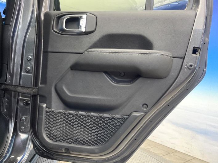 2020 Chrysler Jeep Wrangler Unlimited ABA-JL20L (UW-6a2e1a3ab7b04)[27]