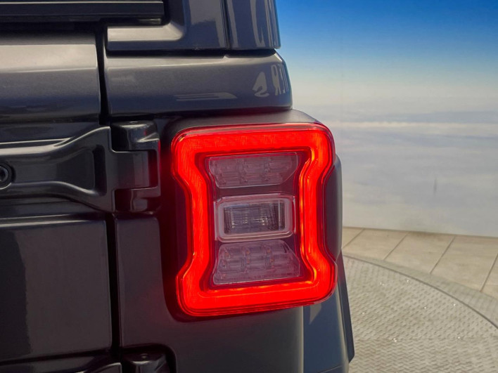 2020 Chrysler Jeep Wrangler Unlimited ABA-JL20L (UW-6a2e1a3ab7b04)[12]