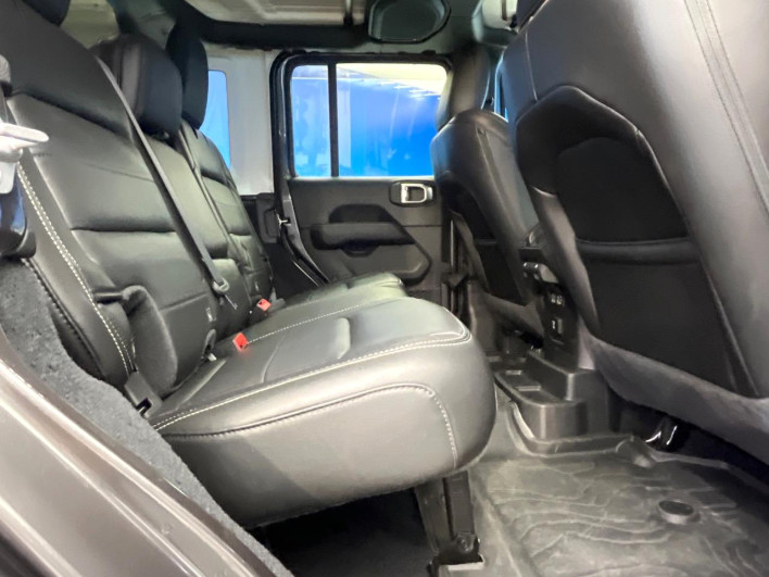 2020 Chrysler Jeep Wrangler Unlimited ABA-JL20L (UW-6a2e1a3ab7b04)[29]