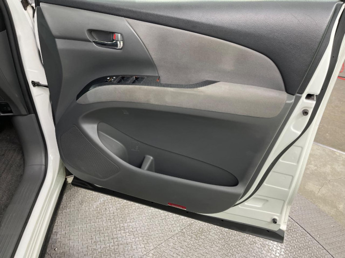 2011 Toyota Estima DBA-ACR55W (UW-6a2e1a4fbc1a0)[12]