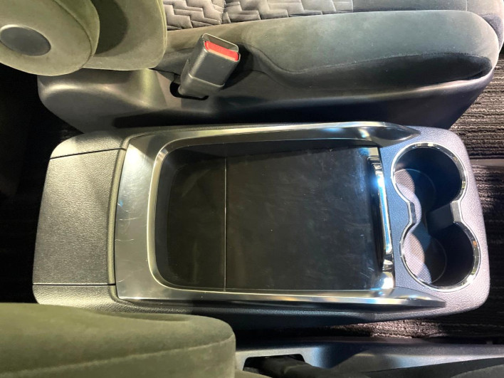 2016 Toyota Vellfire DBA-AGH30W (UW-6a2e1a50ccb92)[27]