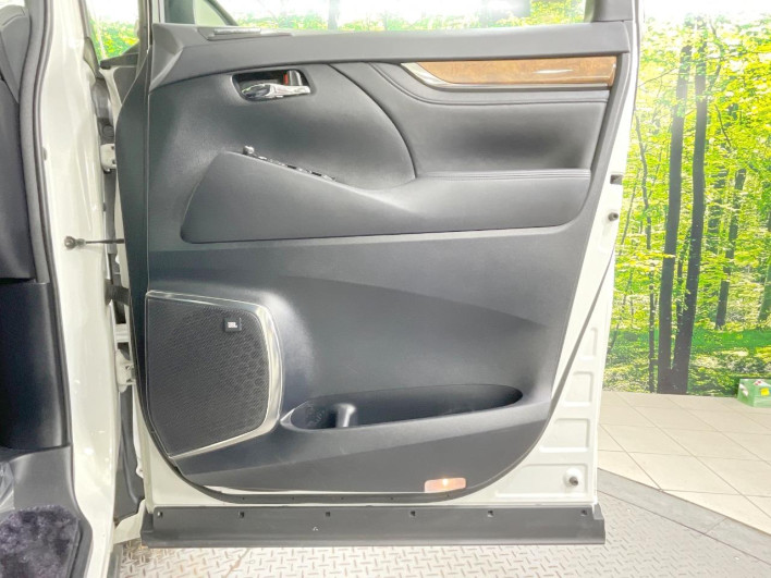 2015 Toyota Alphard Hybrid DAA-AYH30W (UW-6a2e1a7832b08)[17]