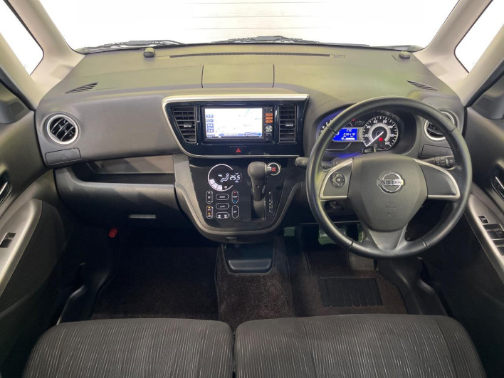 2014 Nissan DAYZ ROOX DBA-B21A (UW-6a2e1a8202f94)[21]