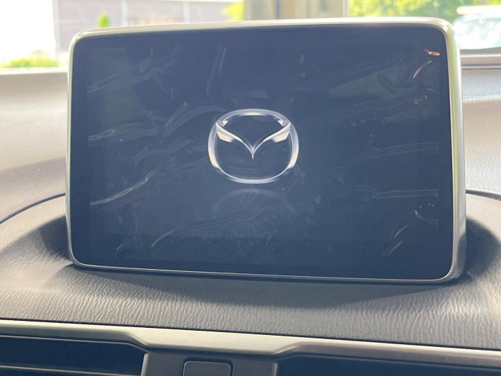 2014 Mazda Axela Sports DBA-BM5FS (UW-6a2e1a9ce49f2)[5]