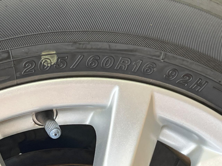 2014 Mazda Axela Sports DBA-BM5FS (UW-6a2e1a9ce49f2)[16]