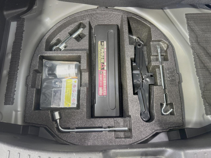 2017 Mazda Demio DBA-DJ3FS (UW-6a2e1aa9d4b83)[8]
