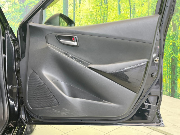 2017 Mazda Demio DBA-DJ3FS (UW-6a2e1aa9d4b99)[18]