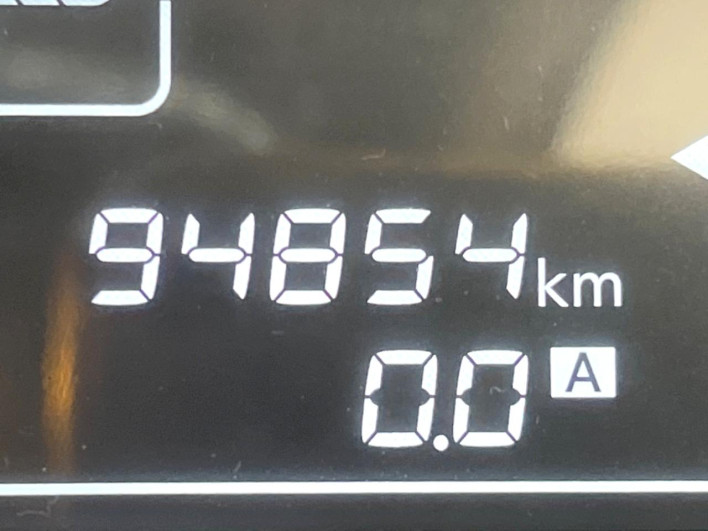 2013 Nissan Note DBA-E12 (UW-6a2e1ab135c92)[2]