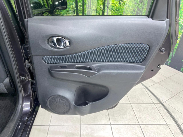 2013 Nissan Note DBA-E12 (UW-6a2e1ab135c92)[14]