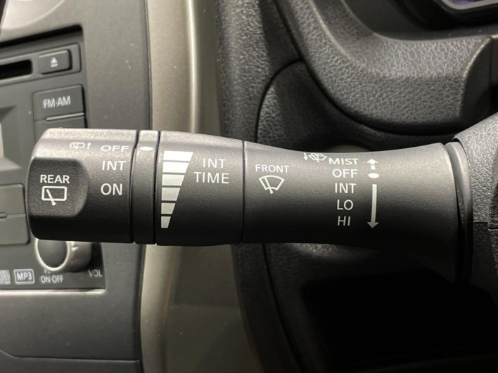2014 Nissan Note DBA-E12 (UW-6a2e1ab1c152c)[28]