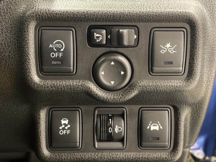 2014 Nissan Note DBA-E12 (UW-6a2e1ab1c152c)[21]
