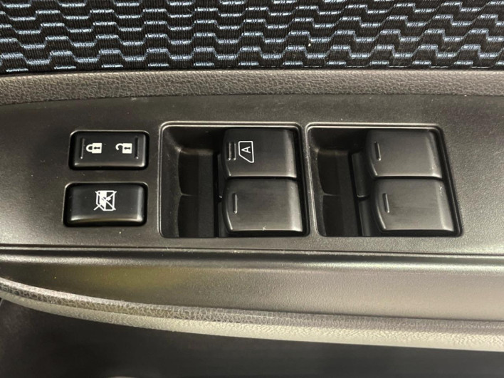 2014 Nissan Note DBA-E12 (UW-6a2e1ab1c152c)[20]