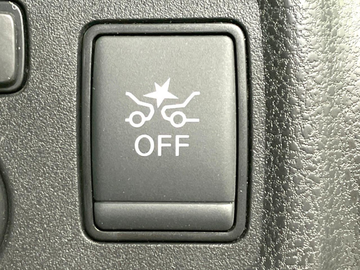 2018 Nissan Note DBA-E12 (UW-6a2e1ab379fa1)[20]