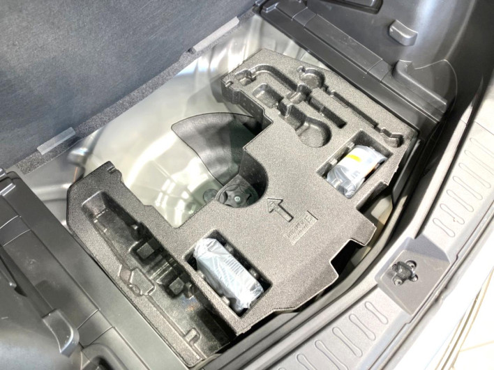 2018 Nissan Note DBA-E12 (UW-6a2e1ab379fa1)[9]