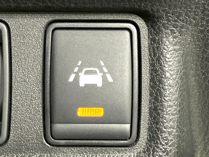2018 Nissan Note DBA-E12 (UW-6a2e1ab379fa1)[17]