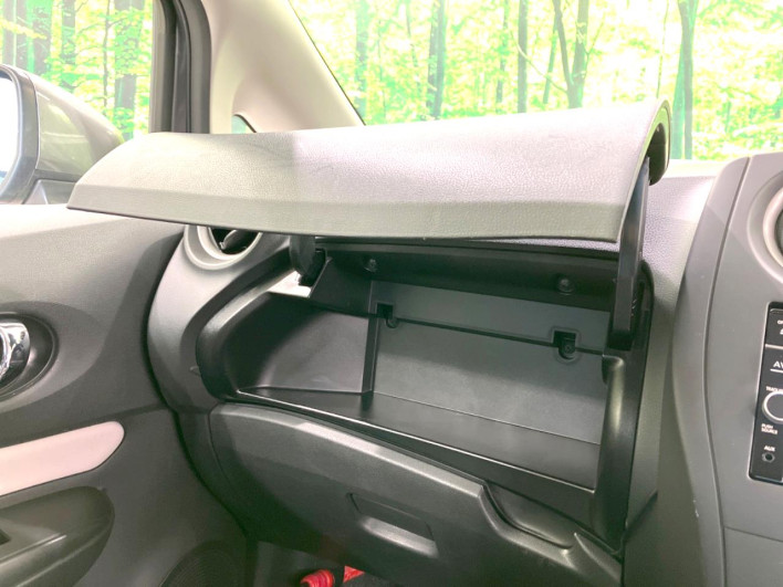 2018 Nissan Note DBA-E12 (UW-6a2e1ab379fa1)[24]