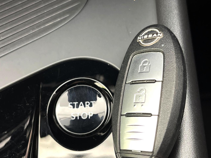 2021 Nissan Note 6AA-E13 (UW-6a2e1ab4d1446)[17]