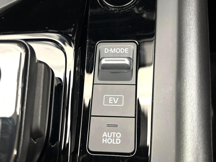 2021 Nissan Note 6AA-E13 (UW-6a2e1ab4d1446)[18]