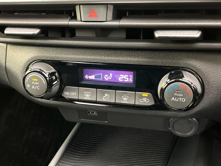 2021 Nissan Note 6AA-E13 (UW-6a2e1ab4d1446)[16]