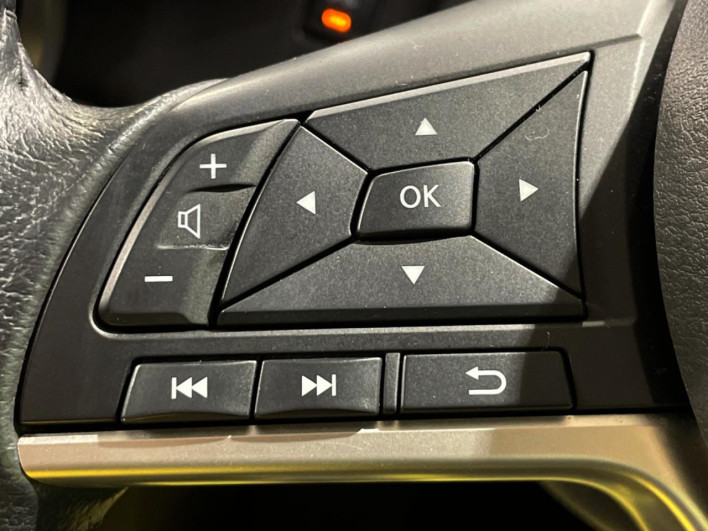 2016 Nissan Serena DAA-GFC27 (UW-6a2e1ac974061)[27]