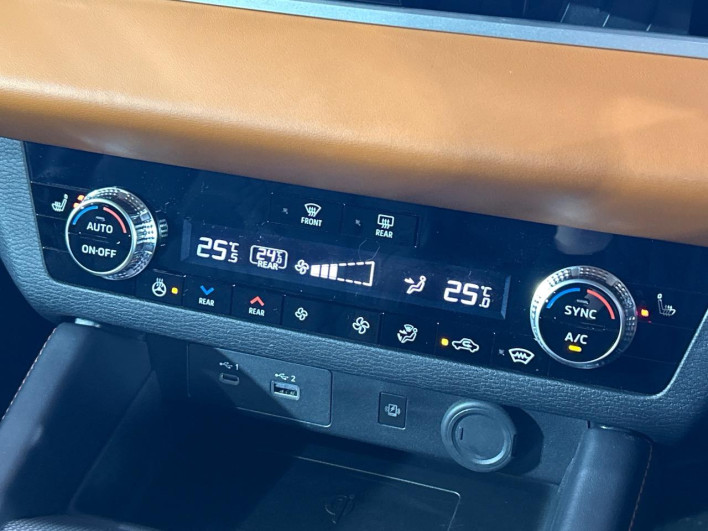 2023 Mitsubishi OUTLANDER PHEV 5LA-GN0W (UW-6a2e1ad4d0cf0)[28]