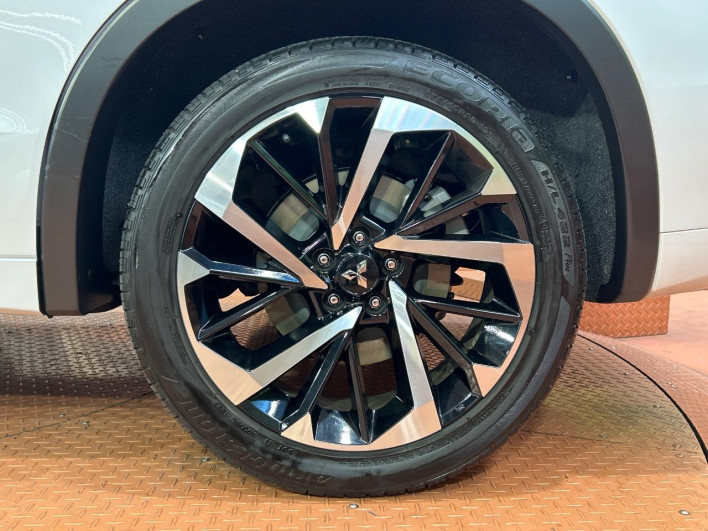 2023 Mitsubishi OUTLANDER PHEV 5LA-GN0W (UW-6a2e1ad4d0cf0)[21]