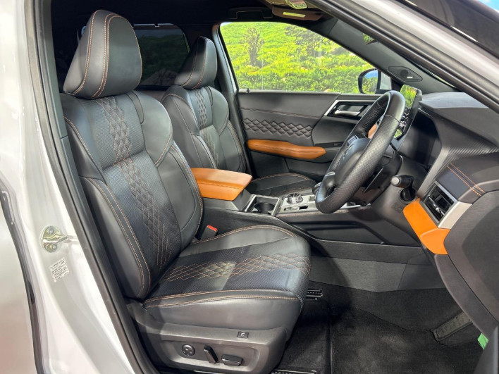 2023 Mitsubishi OUTLANDER PHEV 5LA-GN0W (UW-6a2e1ad4d0cf0)[24]