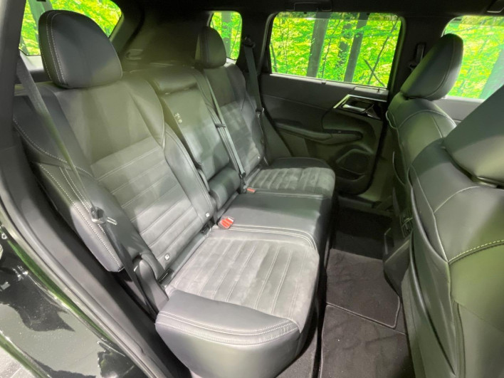 2023 Mitsubishi OUTLANDER PHEV 5LA-GN0W (UW-6a2e1ad4eac00)[12]