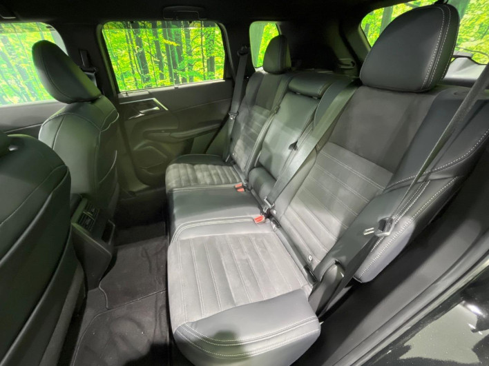2023 Mitsubishi OUTLANDER PHEV 5LA-GN0W (UW-6a2e1ad4eac00)[8]