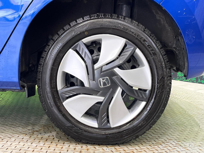 2014 Honda Fit Hybrid DAA-GP6 (UW-6a2e1ad848017)[25]