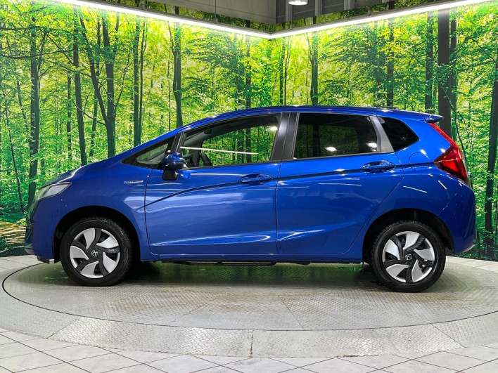 2014 Honda Fit Hybrid DAA-GP6 (UW-6a2e1ad848017)[24]