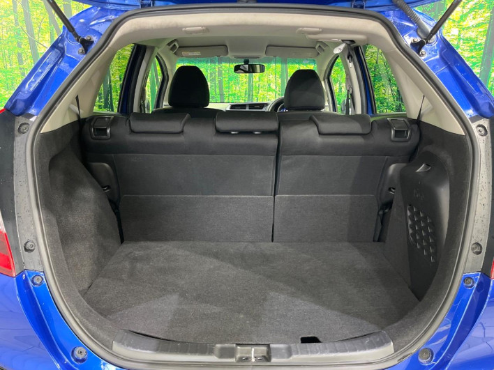 2014 Honda Fit Hybrid DAA-GP6 (UW-6a2e1ad848017)[17]