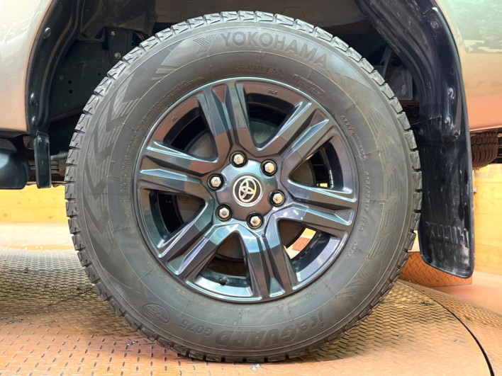 2023 Toyota Hilux 3DF-GUN125 (UW-6a2e1adf738f5)[17]