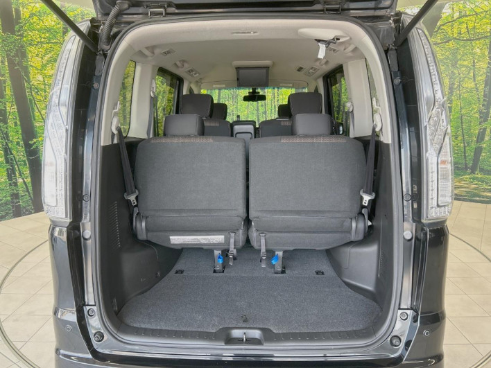 2014 Nissan Serena DAA-HFC26 (UW-6a2e1aee5868f)[12]