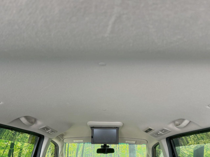 2014 Nissan Serena DAA-HFC26 (UW-6a2e1aee5868f)[10]